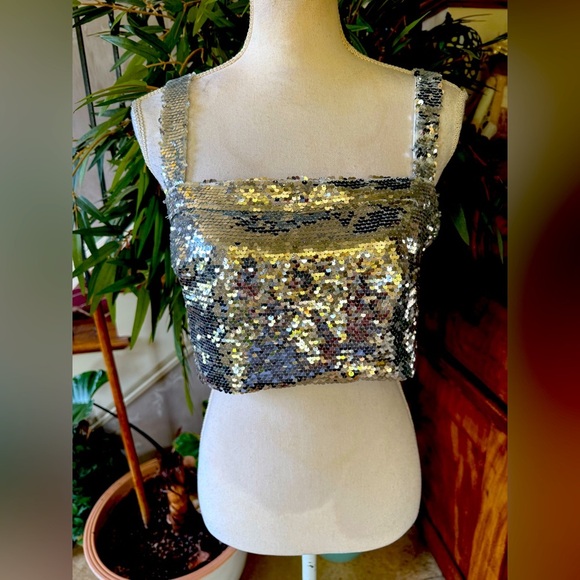 Win Win Sequin Formal Spaghetti Tank Tops silver size medium excellent condition - Picture 4 of 15